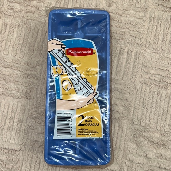 Rubbermaid ice cube trays, blue, 2 trays New in sealed packaging - Picture 3 of 13